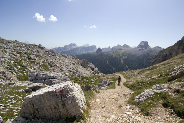 2011-08-22_11-01-47 cadore.jpg - Abstieg ins Tal